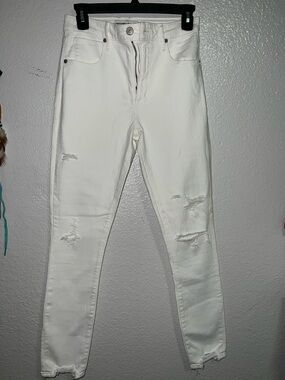 Abercrombie & Fitch High waist Supper Skinny distressed Size 25 or 0 regular